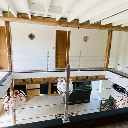 Le Moulin Du Gue En Vendee De 8 Atypique Et Exceptionnel Au Bord De L'eau A 30 Minutes Du Puydufou Agremente D'un Sauna Et Bain Nordique Au Feu De Bois Pour Vous Detendre Entre Amis Et Famille Vakantiehuis