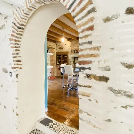 Vakantiehuis Le Moulin Du Gue En Vendee De 8 Atypique Et Exceptionnel Au Bord De L'eau A 30 Minutes Du Puydufou Agremente D'un Sauna Et Bain Nordique Au Feu De Bois Pour Vous Detendre Entre Amis Et Famille *