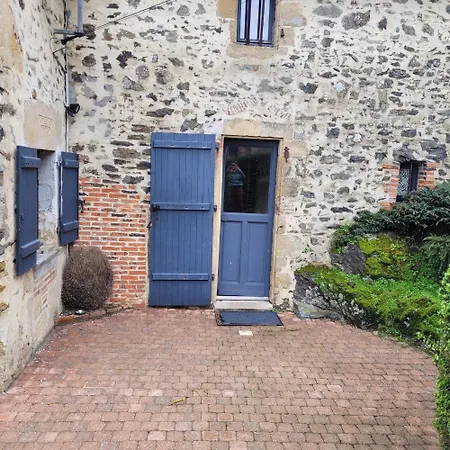 Ferienhaus Le Moulin Du Gue En Vendee De 8 Atypique Et Exceptionnel Au Bord De L'eau A 30 Minutes Du Puydufou Agremente D'un Sauna Et Bain Nordique Au Feu De Bois Pour Vous Detendre Entre Amis Et Famille *