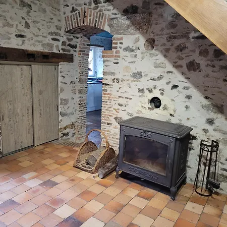 Le Moulin Du Gue En Vendee De 8 Atypique Et Exceptionnel Au Bord De L'eau A 30 Minutes Du Puydufou Agremente D'un Sauna Et Bain Nordique Au Feu De Bois Pour Vous Detendre Entre Amis Et Famille Vakantiehuis *