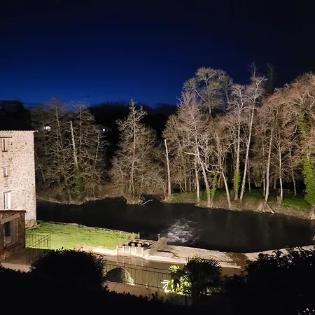 Vakantiehuis Le Moulin Du Gue En Vendee De 8 Atypique Et Exceptionnel Au Bord De L'eau A 30 Minutes Du Puydufou Agremente D'un Sauna Et Bain Nordique Au Feu De Bois Pour Vous Detendre Entre Amis Et Famille *