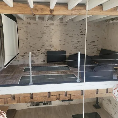 Le Moulin Du Gue En Vendee De 8 Atypique Et Exceptionnel Au Bord De L'eau A 30 Minutes Du Puydufou Agremente D'un Sauna Et Bain Nordique Au Feu De Bois Pour Vous Detendre Entre Amis Et Famille *