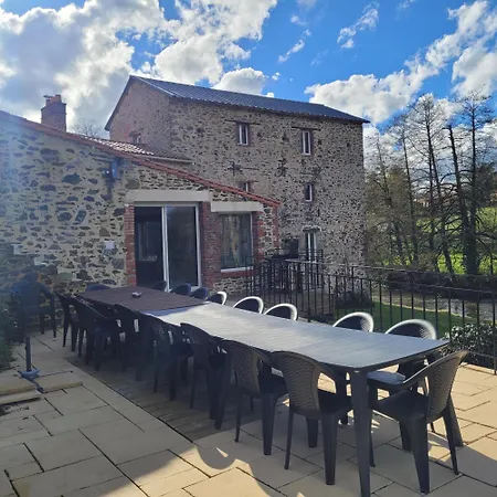 Le Moulin Du Gue En Vendee De 8 Atypique Et Exceptionnel Au Bord De L'eau A 30 Minutes Du Puydufou Agremente D'un Sauna Et Bain Nordique Au Feu De Bois Pour Vous Detendre Entre Amis Et Famille Vakantiehuis *