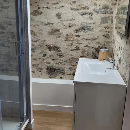 Le Moulin Du Gue En Vendee De 8 Atypique Et Exceptionnel Au Bord De L'eau A 30 Minutes Du Puydufou Agremente D'un Sauna Et Bain Nordique Au Feu De Bois Pour Vous Detendre Entre Amis Et Famille Vakantiehuis