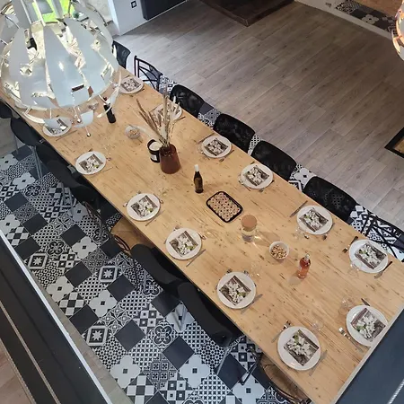 Le Moulin Du Gue En Vendee De 8 Atypique Et Exceptionnel Au Bord De L'eau A 30 Minutes Du Puydufou Agremente D'un Sauna Et Bain Nordique Au Feu De Bois Pour Vous Detendre Entre Amis Et Famille Vakantiehuis