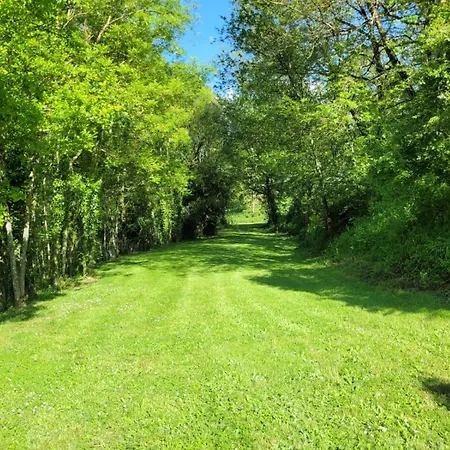 Vakantiehuis Le Moulin Du Gue En Vendee De 8 Atypique Et Exceptionnel Au Bord De L'eau A 30 Minutes Du Puydufou Agremente D'un Sauna Et Bain Nordique Au Feu De Bois Pour Vous Detendre Entre Amis Et Famille *