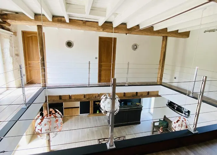 Le Moulin Du Gué En Vendée De 8 Atypique Et Exceptionnel Au Bord De L'eau à 30 Minutes Du Puydufou Agrémenté D'un Sauna Et Bain Nordique Au Feu De Bois Pour Vous Détendre Entre Amis Et Famille Сasa de vacaciones