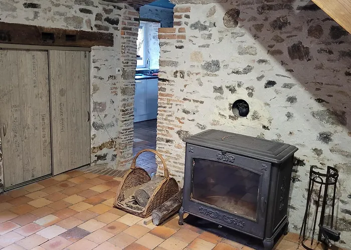 Le Moulin Du Gué En Vendée De 8 Atypique Et Exceptionnel Au Bord De L'eau à 30 Minutes Du Puydufou Agrémenté D'un Sauna Et Bain Nordique Au Feu De Bois Pour Vous Détendre Entre Amis Et Famille Сasa de vacaciones *