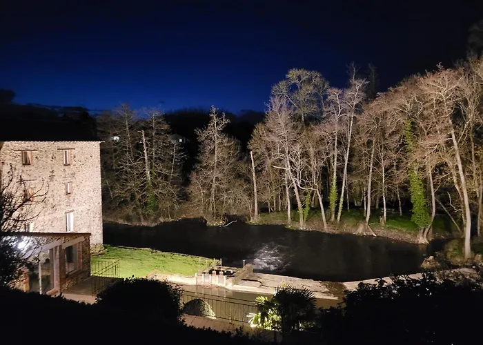 Сasa de vacaciones Le Moulin Du Gué En Vendée De 8 Atypique Et Exceptionnel Au Bord De L'eau à 30 Minutes Du Puydufou Agrémenté D'un Sauna Et Bain Nordique Au Feu De Bois Pour Vous Détendre Entre Amis Et Famille *