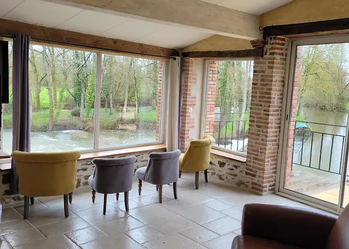 Le Moulin Du Gué En Vendée De 8 Atypique Et Exceptionnel Au Bord De L'eau à 30 Minutes Du Puydufou Agrémenté D'un Sauna Et Bain Nordique Au Feu De Bois Pour Vous Détendre Entre Amis Et Famille