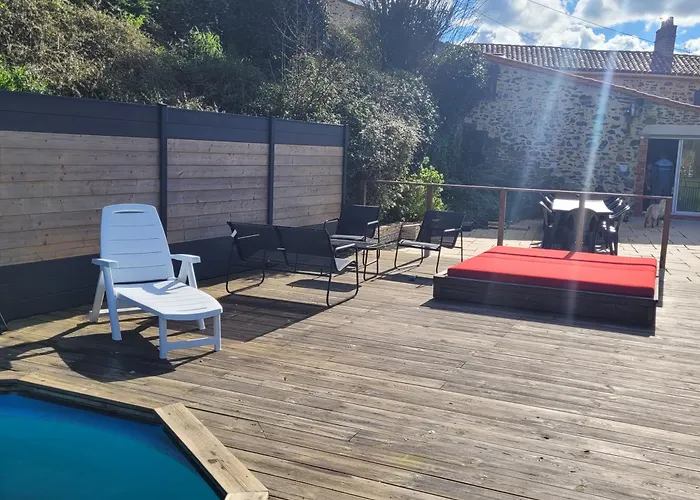 Le Moulin Du Gué En Vendée De 8 Atypique Et Exceptionnel Au Bord De L'eau à 30 Minutes Du Puydufou Agrémenté D'un Sauna Et Bain Nordique Au Feu De Bois Pour Vous Détendre Entre Amis Et Famille *