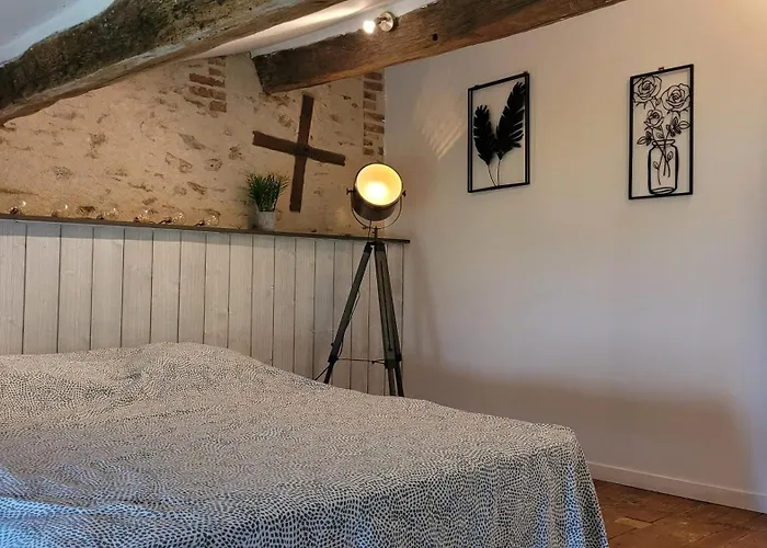 Сasa de vacaciones Le Moulin Du Gué En Vendée De 8 Atypique Et Exceptionnel Au Bord De L'eau à 30 Minutes Du Puydufou Agrémenté D'un Sauna Et Bain Nordique Au Feu De Bois Pour Vous Détendre Entre Amis Et Famille