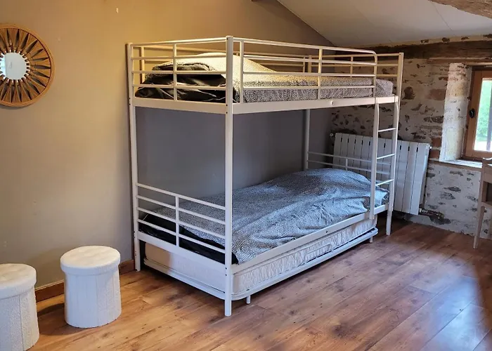 Сasa de vacaciones Le Moulin Du Gué En Vendée De 8 Atypique Et Exceptionnel Au Bord De L'eau à 30 Minutes Du Puydufou Agrémenté D'un Sauna Et Bain Nordique Au Feu De Bois Pour Vous Détendre Entre Amis Et Famille Sainte-Cécile