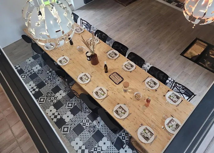 Le Moulin Du Gué En Vendée De 8 Atypique Et Exceptionnel Au Bord De L'eau à 30 Minutes Du Puydufou Agrémenté D'un Sauna Et Bain Nordique Au Feu De Bois Pour Vous Détendre Entre Amis Et Famille Hébergement de vacances