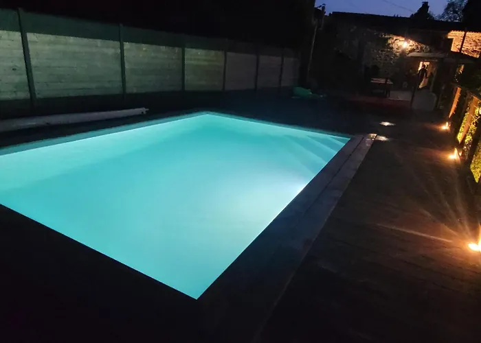 Le Moulin Du Gué En Vendée De 8 Atypique Et Exceptionnel Au Bord De L'eau à 30 Minutes Du Puydufou Agrémenté D'un Sauna Et Bain Nordique Au Feu De Bois Pour Vous Détendre Entre Amis Et Famille * Sainte-Cécile